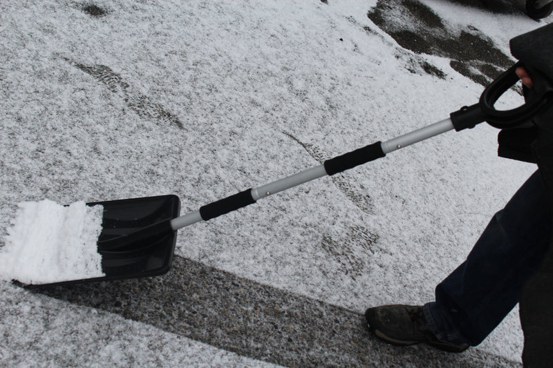 3 in 1 Collapsible Snow Shovel shoveling